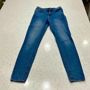 Fashion nova size 3 stretch Skinny jeans